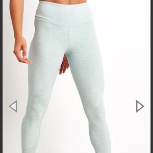 ALO High-waist Lounge Legging - Size Medium